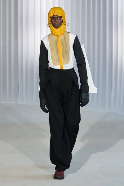 Look 14